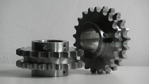 Produkcja kół łańcuchowych 16b 2 zębów 21 otwór 70H7 otwór gwintowany M10
